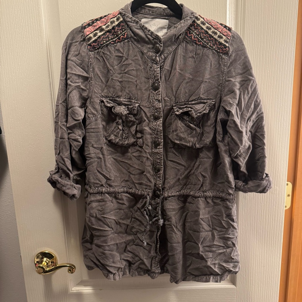 Stylish Gray Button Down Shirt with Pink Details